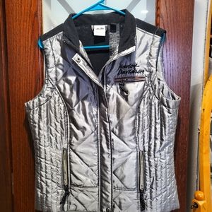 HD womens vest. Size Lg. Riding comfort zipper( zips from both top and bottom.
